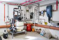 "Ihr neues Zuhause: Haus mit Pool, Wintergarten & Komfort"