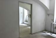 RARITÄT | Gewerbliches Apartment mit baubewilligter Planung | Komplett hofseitig | Bestlage in Gehweite zum 1. Bezirk | Repräsentatives Jahrhundertwendehaus