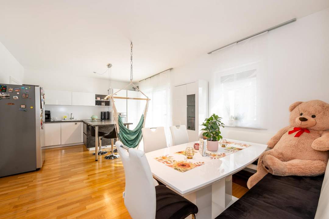 Ihr neues Zuhause: Entzückende ruhige Gartenwohnung mit 2 KFZ-Stellplätzen