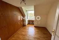 VERSCHÖNERUNG NOTWENDIG ! TOPLAGE MAUER: 2 Zimmer, Küche im DG ! SUPER ANLAGE !
