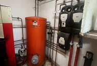 Immobilie mit Mehrwert – Zwei Bauparzellen, PV-Anlage und viel Potenzial