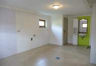 Familienfreundliches Wohnhaus mit Terrasse, schönem ebenen Garten, PV Anlage und Nebengebäude!