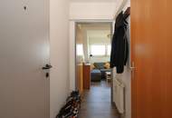 2-Zimmer-Dachgeschosswohnung mit Parkplatz und Klimaanlage!