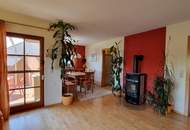 Stilvoller Bungalow mit Gartenidylle, Photovoltaik &amp; Teichanlage