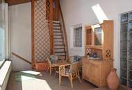 Ein-/Mehrfamilienhaus mit gepflegtem Garten