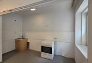 Sanierungsbedürftig + Altbau + 1 Zimmer + separate Küche + Erdgeschoß