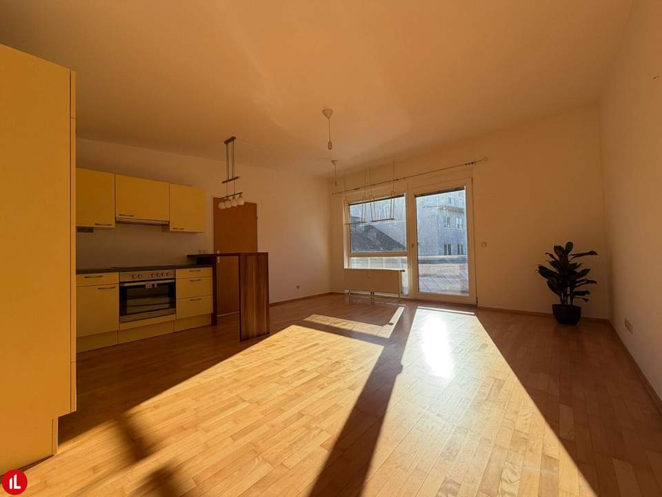 Urban wohnen mit Außenfläche – 2 Zimmer direkt am Hauptplatz