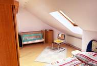 Ortsrand und Ruhelage - Hochwertige Landvilla mit großem Pool! Einfach Koffer packen und einziehen!