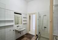 Südwestseitiger Altbau nächst Neubaugase und Burggasse! Kleiner Balkon in ruhigen Innenhof!