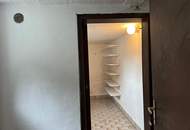 Einfamilienhaus mit Nebengebäuden