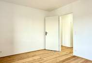 Tolle Raumaufteilung und keine Schrägen: 4 Zimmer DG-Wohnung mit Terrasse