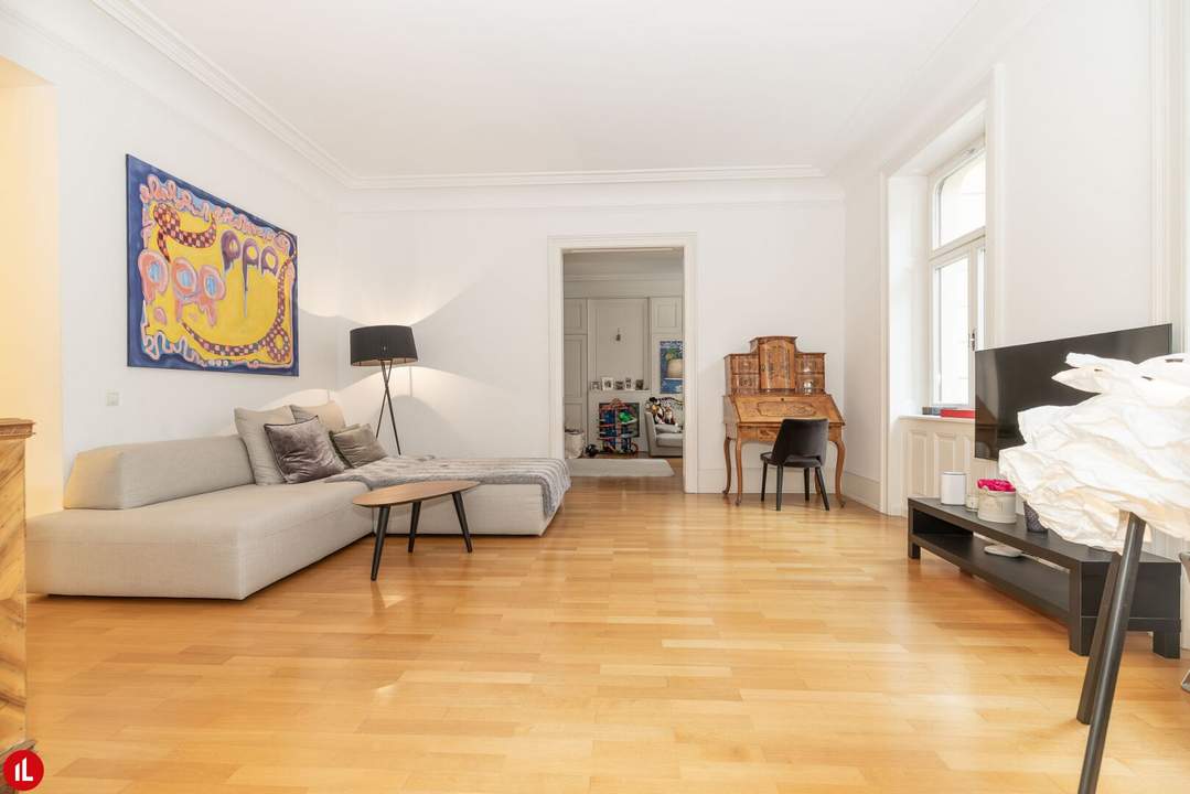 Stilvolle Altbauwohnung mit Blick auf den Passauer Platz – Wohnen im Herzen der Wiener Innenstadt