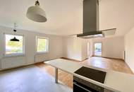 FÜR SINGLES ODER PAARE MIT FIXEM EINKOMMEN - GROSSZÜGIGE WOHNUNG MIT TERRASSE