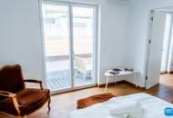 Komplett möblierte Dachgeschosswohnung mit Terrasse
