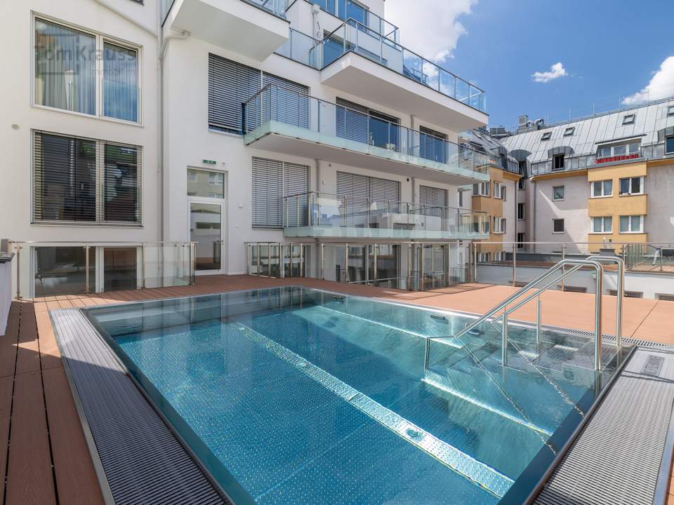 ABKÜHLUNG IM EIGENEN POOL CHARMANTE PÄRCHENWOHNUNG MIT BALKON