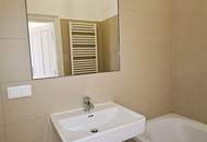 ROCHUSMARKT-NÄHE, sonnige 103 m2 Altbau, 3 Zimmer, WG-geeignet, Küche, Wannenbad, Parketten, Geusaugasse