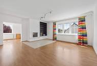 Ein Haus, viele Möglichkeiten | Großzügiges Zuhause mit zwei Wohnebenen und Ausbaureserve | 2 Küchen | Separate Eingänge | Garten mit viel Privatsphäre