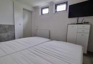 LIEBEVOLLER BUNGALOW MIT GEPFLEGTEM GARTEN IN TRAUMHAFTER RUHELAGE