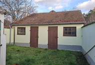 Sanierungsbedürftiges Einfamilienhaus mit diversen Nebenräumen!