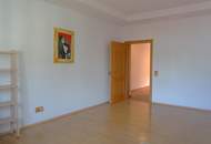 2-Zimmer-Wohnung mit kleinem hofseitigem Balkon, 5 Min Fußweg zum 1.Bz.!