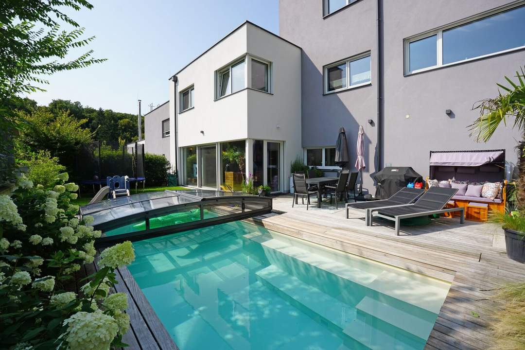 Doppelhaushälfte mit Pool in Ruhelage - Hochwertige Ausstattung!