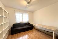 WOHLFÜHLOASE IM GRÜNEN I Haus mit Ausbaupotenzial I großzügige Terrasse I 4-Autostellplätze I Garage &amp; Carport I Fußbodenheizung I Tischler Einbauküche I absolute Ruhelage