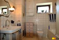 Charmantes Haus auf wunderbarem Grundstück