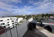 Erstbezug nach Sanierung! 2-Zimmer-Dachgeschosswohnung mit Terrasse, Balkon, Lift und Stellplatz!