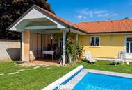 Neuwertiges 5-Zi. Einfamilienhaus mit Pool, 2 Terrassen & 2 Garagen in Deutsch-Haslau!