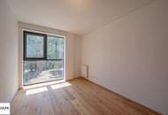 ** Zweitbezug ab Juli: helle zentral begehbare 4 Zimmer Wohnung m. Freifläche **