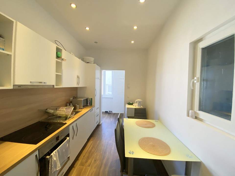 ATTRAKTIVE ANLAGE! 5 ZIMMER - STUDENTEN WG!