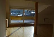 Sonnige 4 Zi-Dachgeschosswohnung mit Terrasse und Balkon!