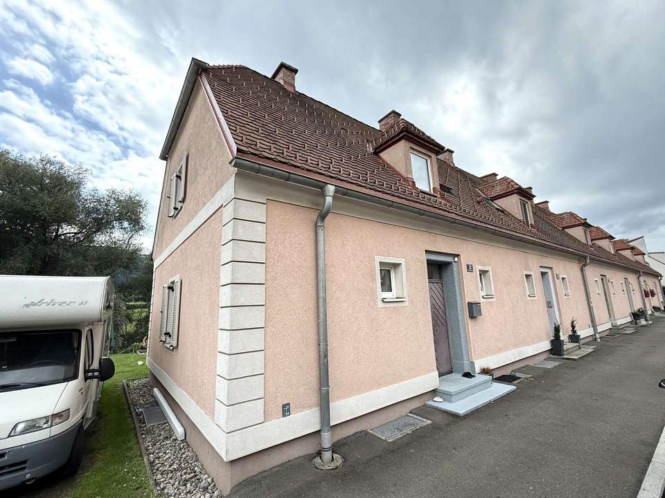 Leoben: Charmantes Reiheneckhaus mit Gartenidylle & großem Keller