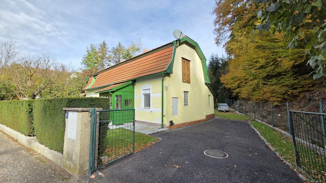 Ein/Zweifamilienhaus * teilweise renoviert * direkt am Wald gelegen * Ruhelage