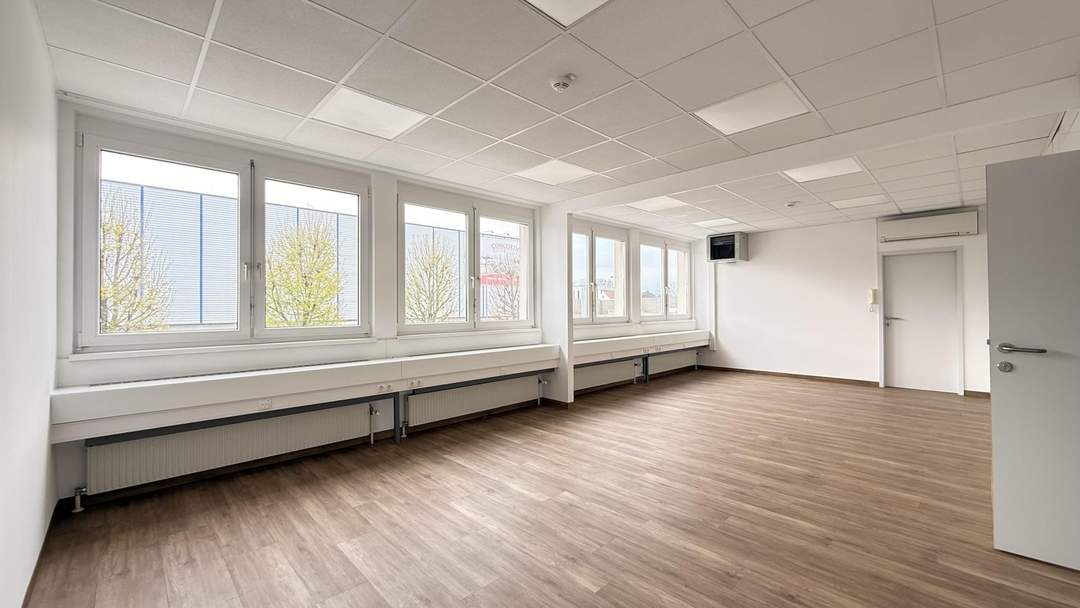 Kleines, feines Büro mit Gemeinschaftsflächen im CONCORDE BUSINESS PARK - provisionsfreie Anmietung