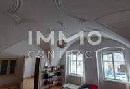 WOHN-UND GESCHÄFTSHAUS AUS DEM 16. JAHRHUNDERT IM HERZEN VON LANGENLOIS 100 m Kellerröhre, Nebengebäude, Innenhof, Geschäftslokale, usw.