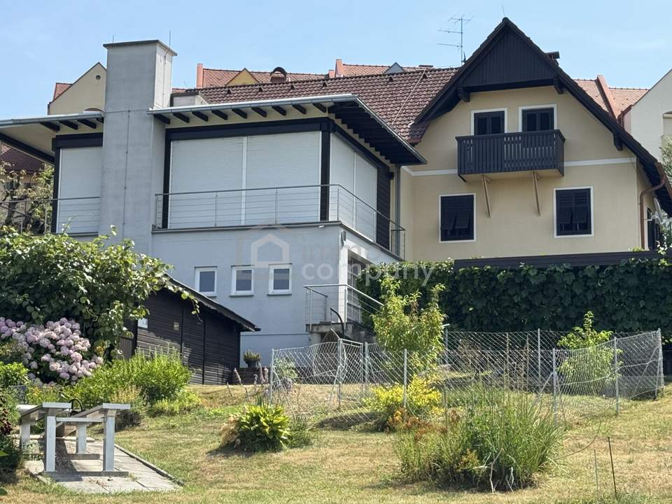 Großzügiges 7-Zi-Haus in Straden, Garten, Pool, Garagen, Balkon – 280 m² Wohnkomfort in Toplage