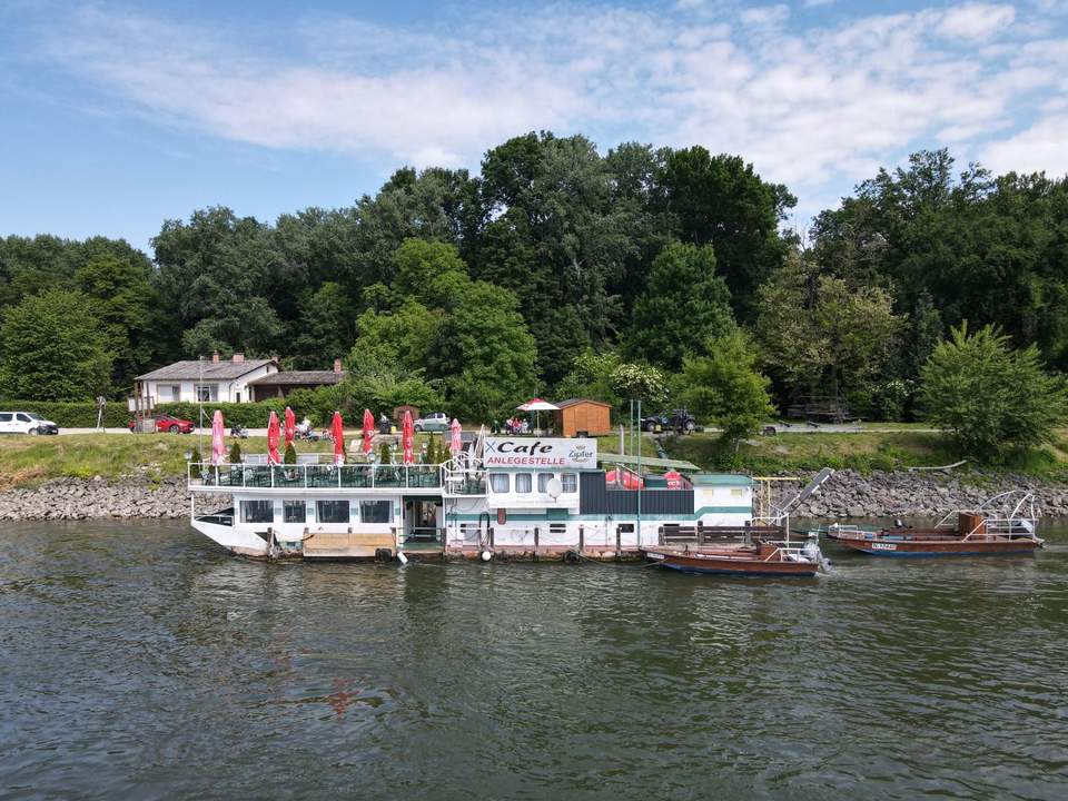 EINZIGARTIGE GELEGENHEIT: Bootsrestaurant mit Schiffsrundfahrten und Fährbetrieb