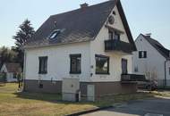 Älteres Wohnhaus mit freistehender Garage samt Nebenraum und Garten in Ruhelage