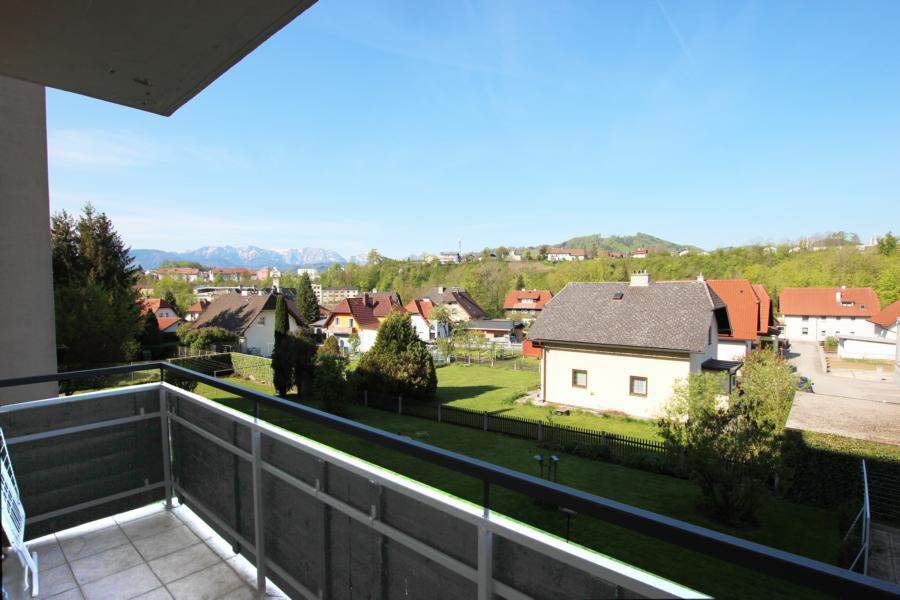 Hübsche Single-Wohnung mit Balkon und Gebirgsblick