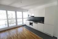 UNBEFRISTET - tolle Loggia - Helle 5-Zimmer Neubau Maisonette-Wohnung mit separater Küche, Lift, Gartennutzung und Garagenplatz optional