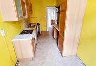 Bring Ideen mit. Der Rest ist da! Tolle Familienwohnung/WG - Selbst Gestalten! Sanierungsbedürftige Altbauwohnung! U-Bahn ums Eck + Traumhaft renoviertes Altbauhaus + Optimalste Infrastruktur und Anbindung!