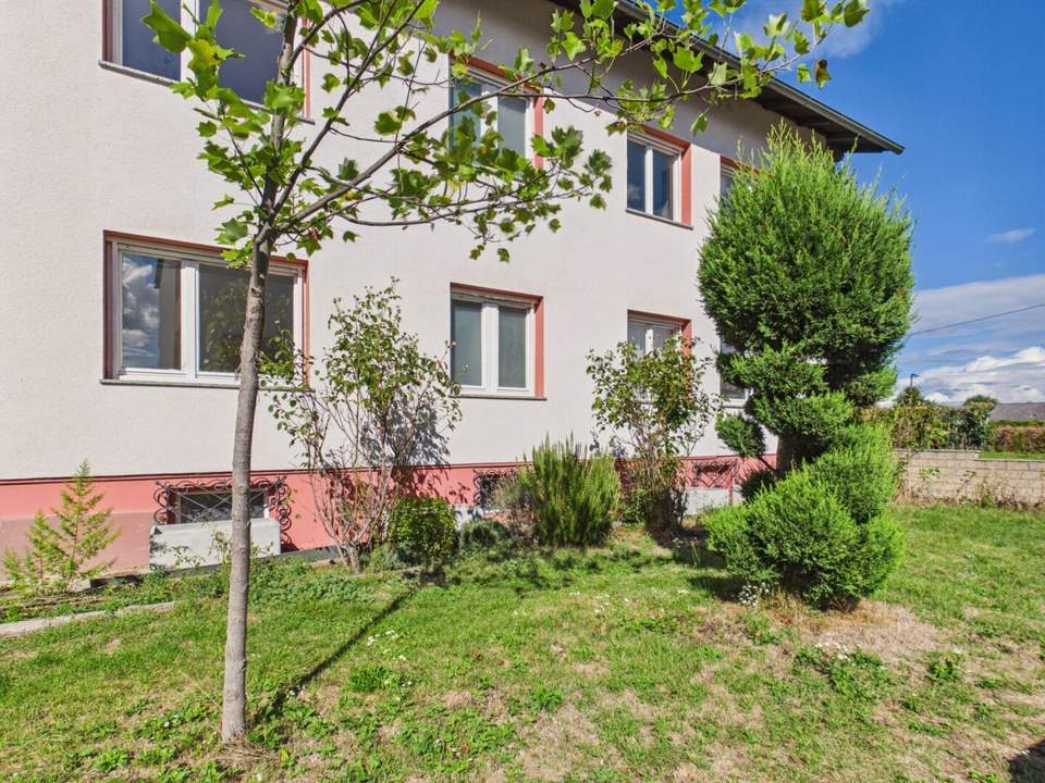 Zweifamilienhaus mit Garten und Doppelgarage, vollunterkellert – über 350m² Gesamtfläche!