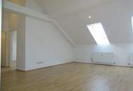 1060! Helles 2-Zimmer DG mit Balkon Nähe Naschmarkt!