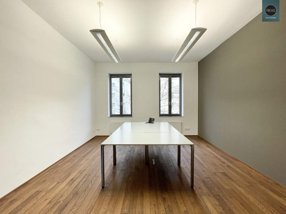 All-In Zimmer zur Vermietung im Gemeinschaftsbüro - Loft mit bester Ausstattung und Balkon in der Brotfabrik Wien!