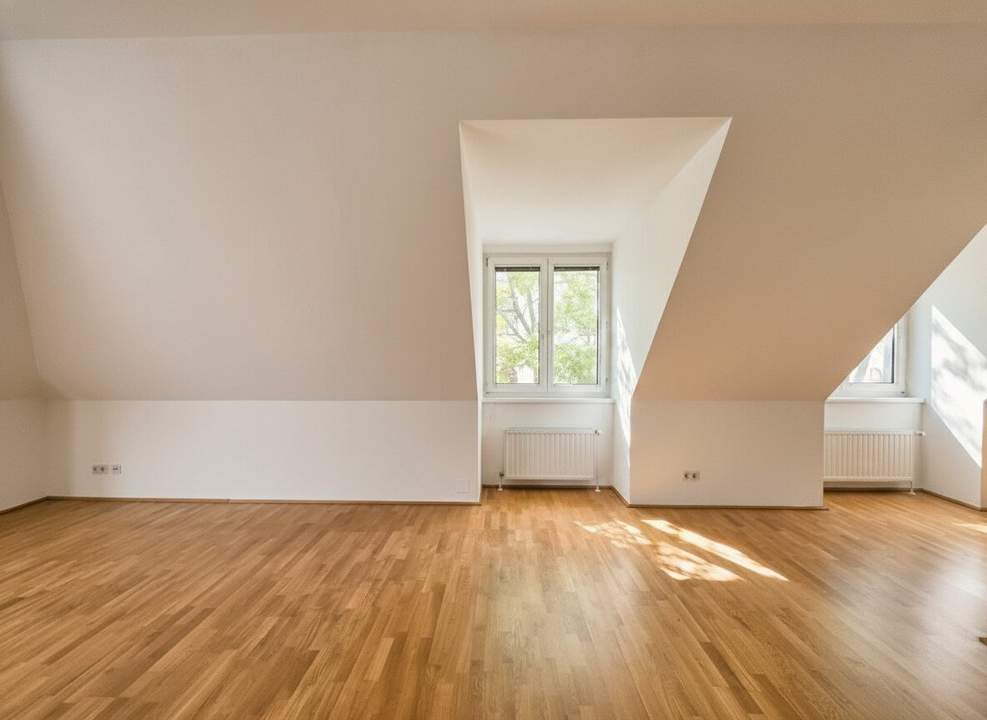 WOHNEN MITTEN IM VIERTEN - Urbane Lebensqualität in Zentrumsnähe - Großzügige 1-Zimmer Wohnung im Dachgeschoß