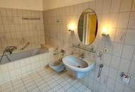 "Jetzt Preisreduzierung!" Wohnen und/oder arbeiten in großzügiger-teilsanierter 4 Zimmer-Altbau-Wohnung an der Linzer Herrenstraße