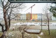 Grosszügige helle 2-Zimmer Altbau-Wohnung in zentraler Lage