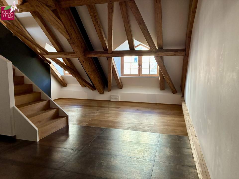 4-Zimmer-Dachgeschoßwohnung mit Galerie &amp; Terrasse in unmittelbarer Nähe zum Karmelitermarkt