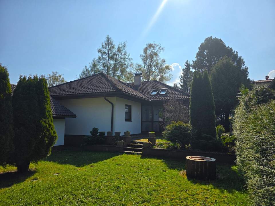 Top gepflegter Bungalow mit idyllischem Garten